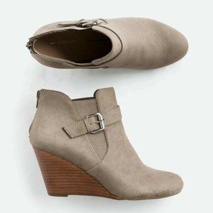 Report Footwear Gerard Wedge Bootie Gray Wedge High Heel 8.5 8 1/2
